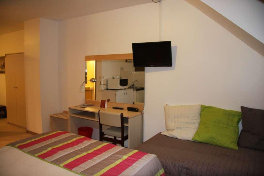 Brit Hotel