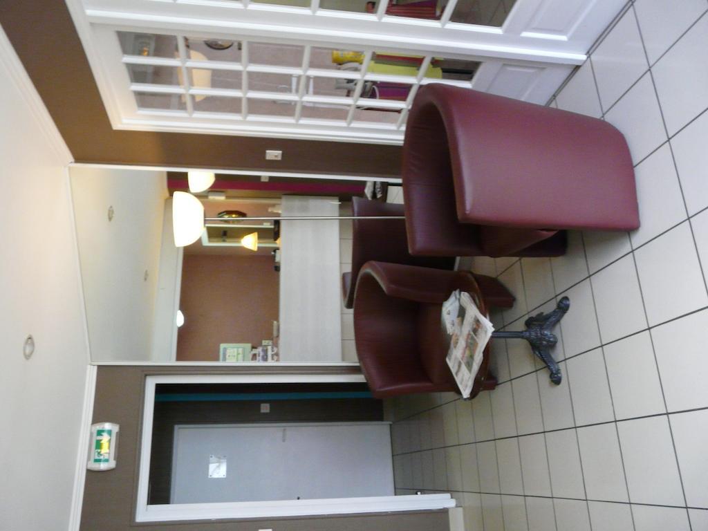 Brit Hotel